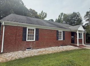 449 Colonial Trl W, Dendron, VA 23839