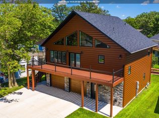 15385 Crane St, Clear Lake, IA 50428