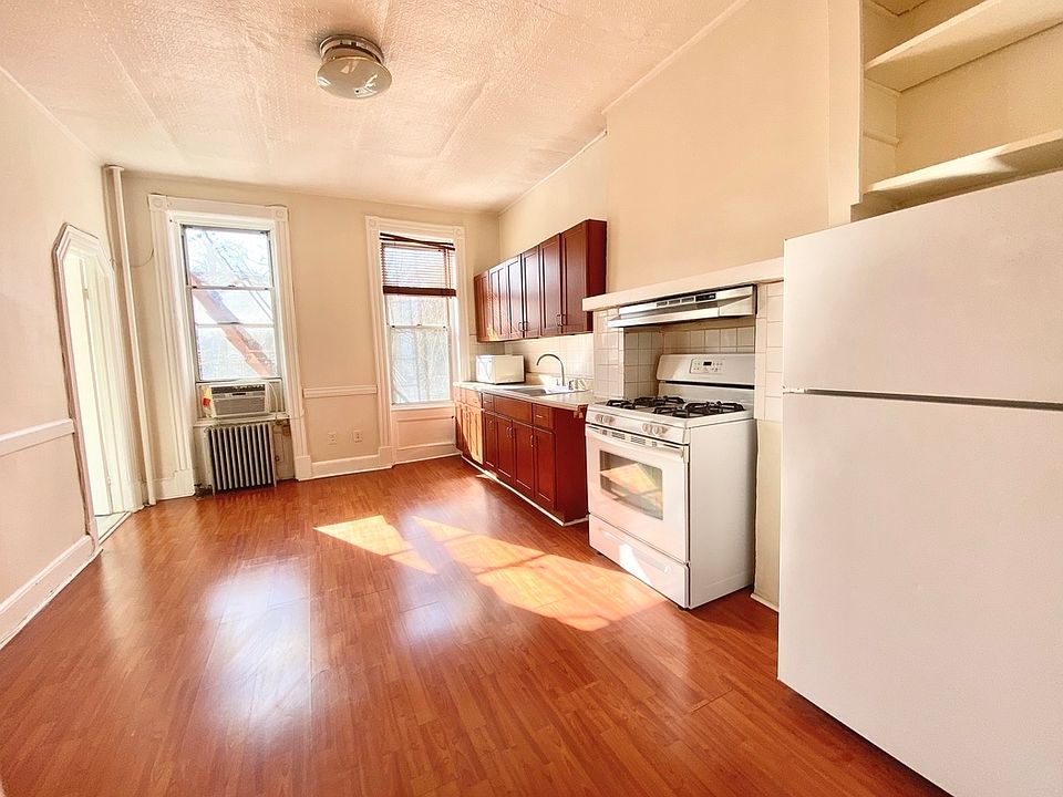 1st image of 346 10th St #2