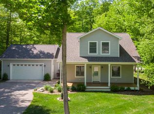13095 Campbell Ct, Charlevoix, MI 49720