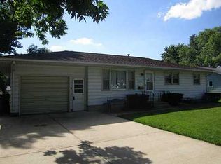 148 Edgewood Rd NW, Cedar Rapids, IA 52405