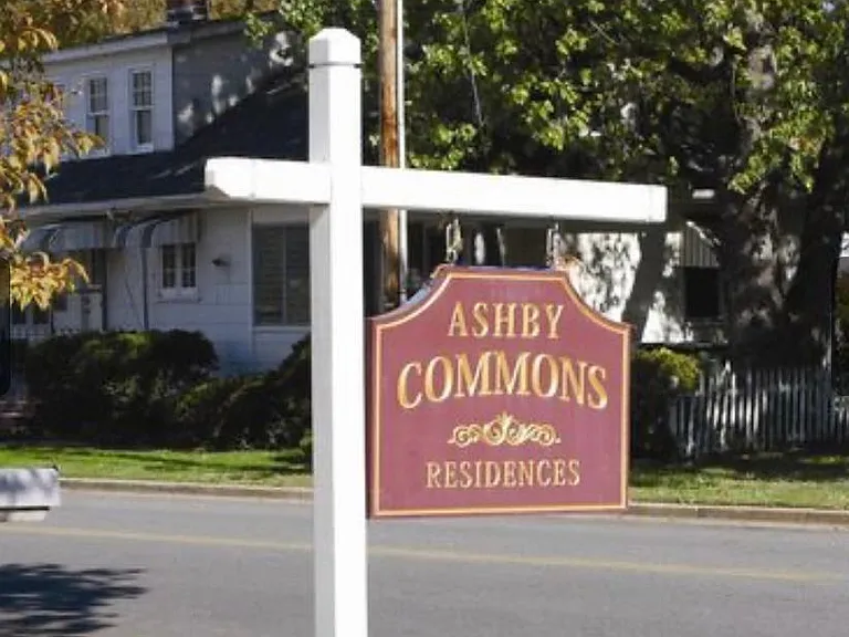 313 Ashby Commons Dr — Photo 1