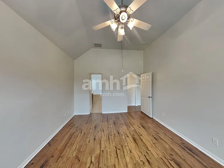 1052 Shadow Glenn Dr — Photo 10