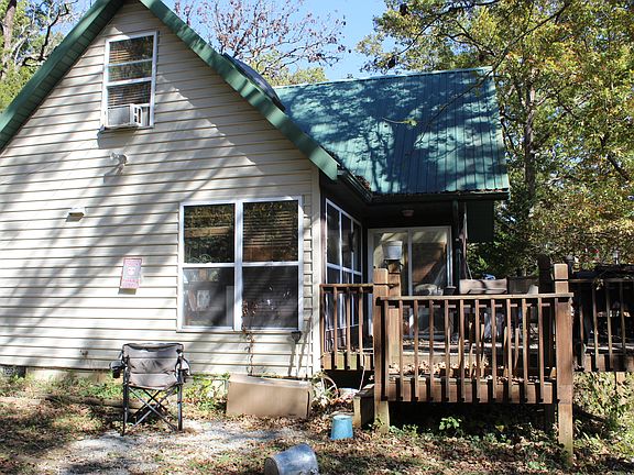 2nd image of 814 Lummis Lane