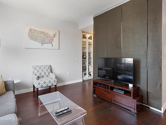 4th image of 306 Gold St APT 8C
