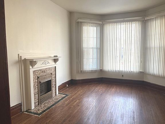 2nd image of 2931 N Sacramento Ave #1