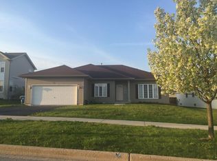 621 Bluebonnet Dr, Aurora, IL 60505