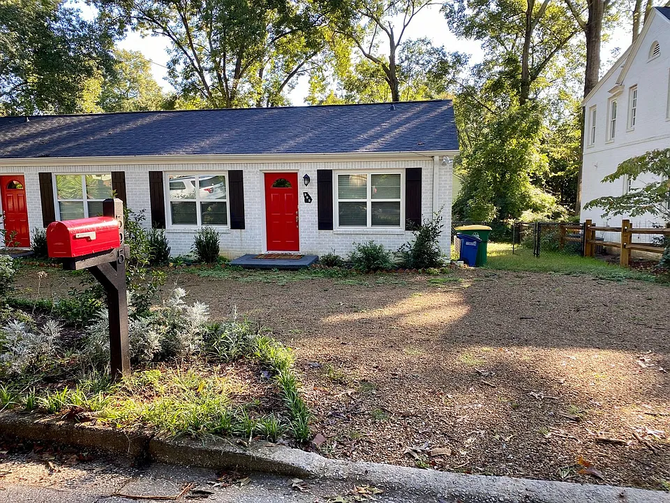 595 Pinecrest Dr