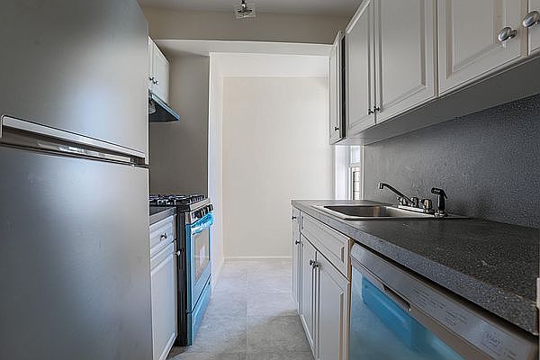 1st image of 758 Lincoln Pl #1