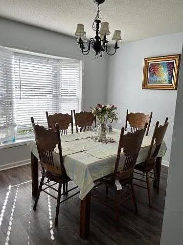 2 bed, 1350 sqft, $1,600 — Photo 2