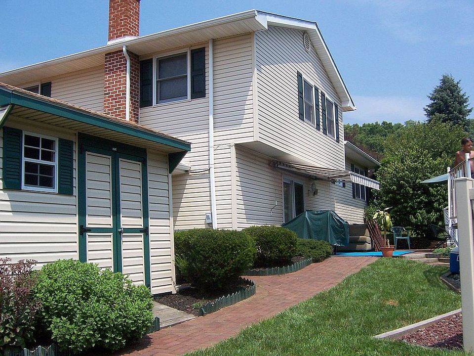 2nd image of 1820 Elmhurst Dr