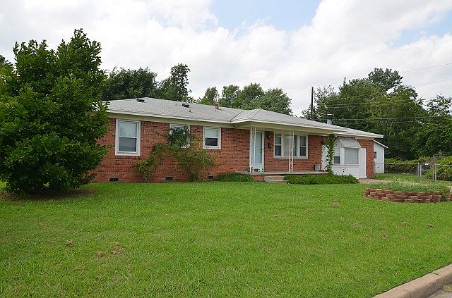 3 bed 1 bath diamond in the rough