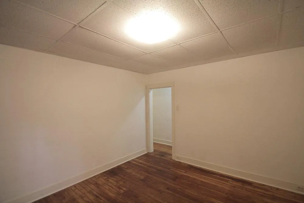 2 bed, 755 sqft, $1,200 — Photo 4