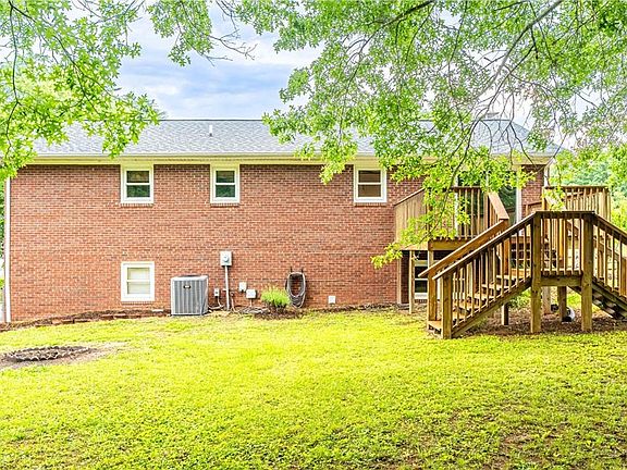 3rd image of 163 Ruth Ct