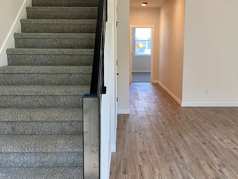 2058 Aaron Dr — Photo 25