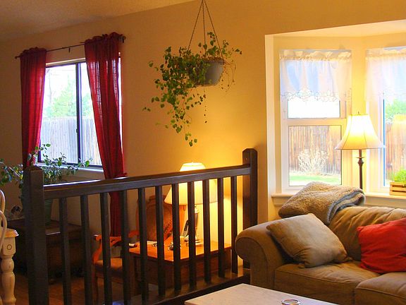 Alcove or Breakfast Nook with Bay Window