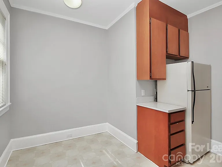 911 Sunnyside Ave #1 — Photo 9