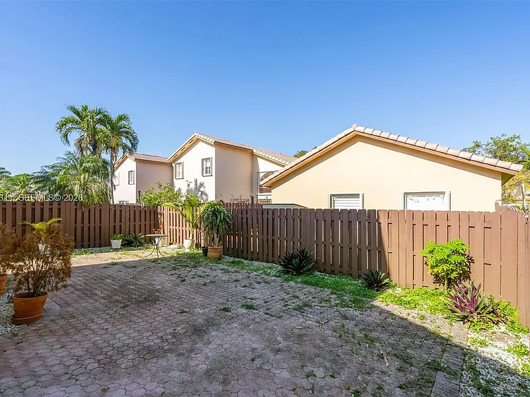 5160 NW 112th Ct — Photo 34