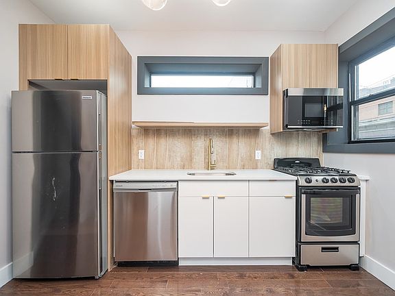 2nd image of 62 Vroom St APT 6