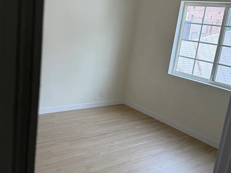 737 N Ridgewood Pl #741-1/2 — Photo 6
