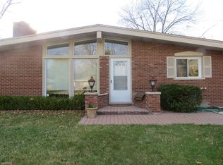 29719 Rock Creek Dr, Southfield, MI 48076