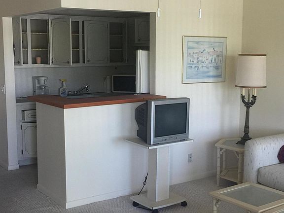 2nd image of 367 Oakridge T #367
