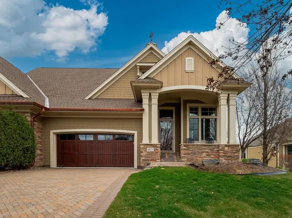 8871 Lake Riley Dr, Chanhassen, MN 55317