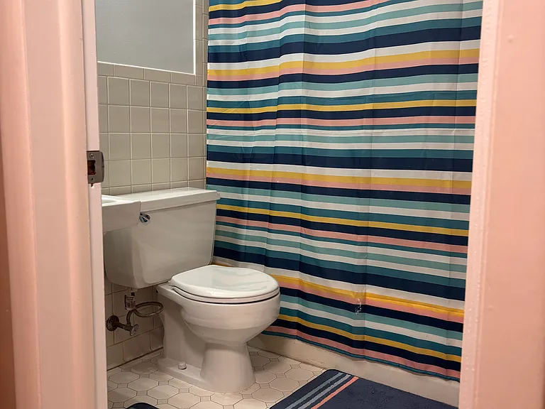 Hallway full bath