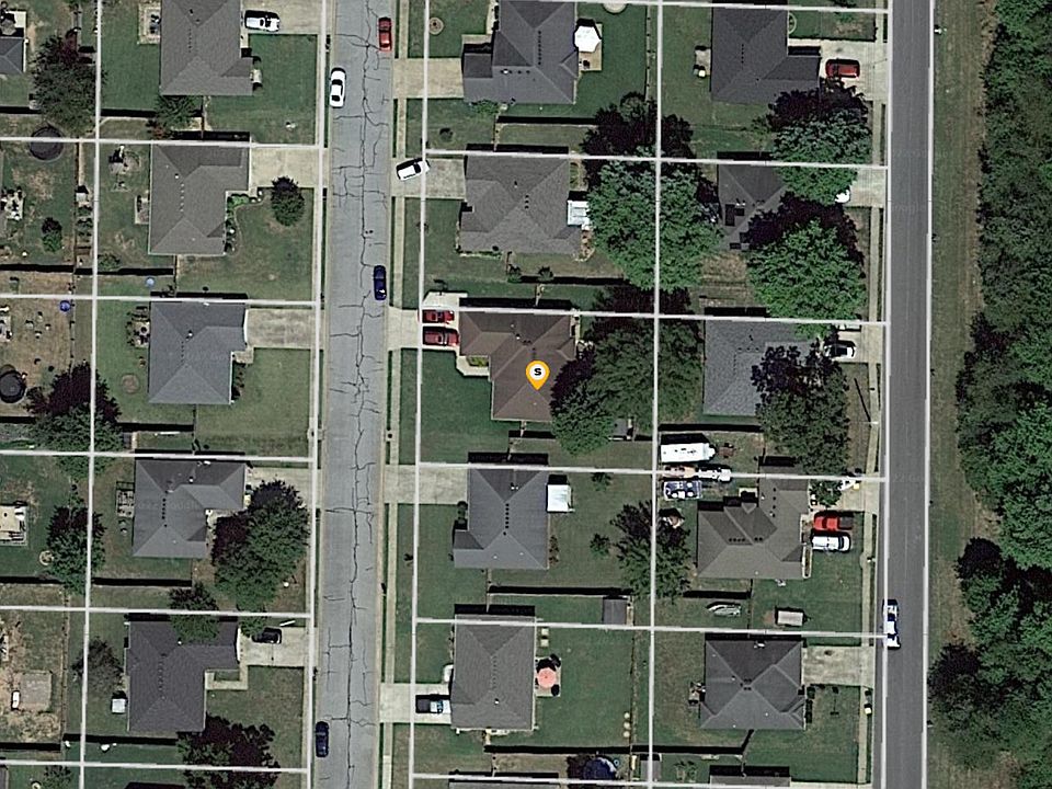 1st image of 450 Woods Dr