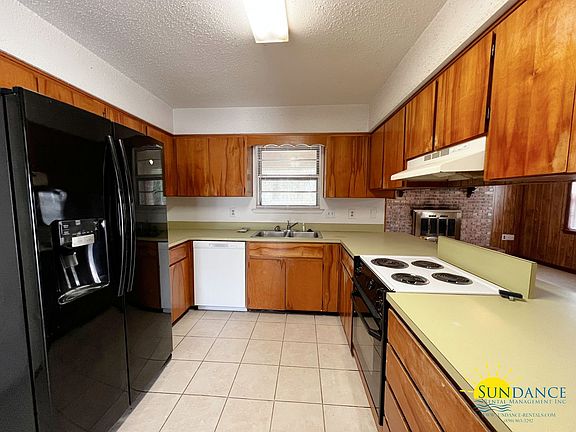 4th image of 404 Tanglewood Dr