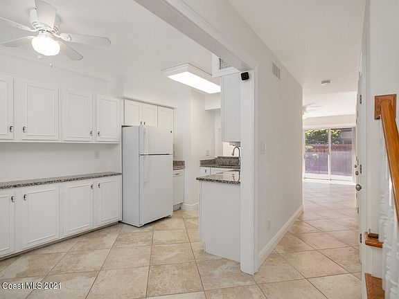 2nd image of 915 N Colonial Ct #27
