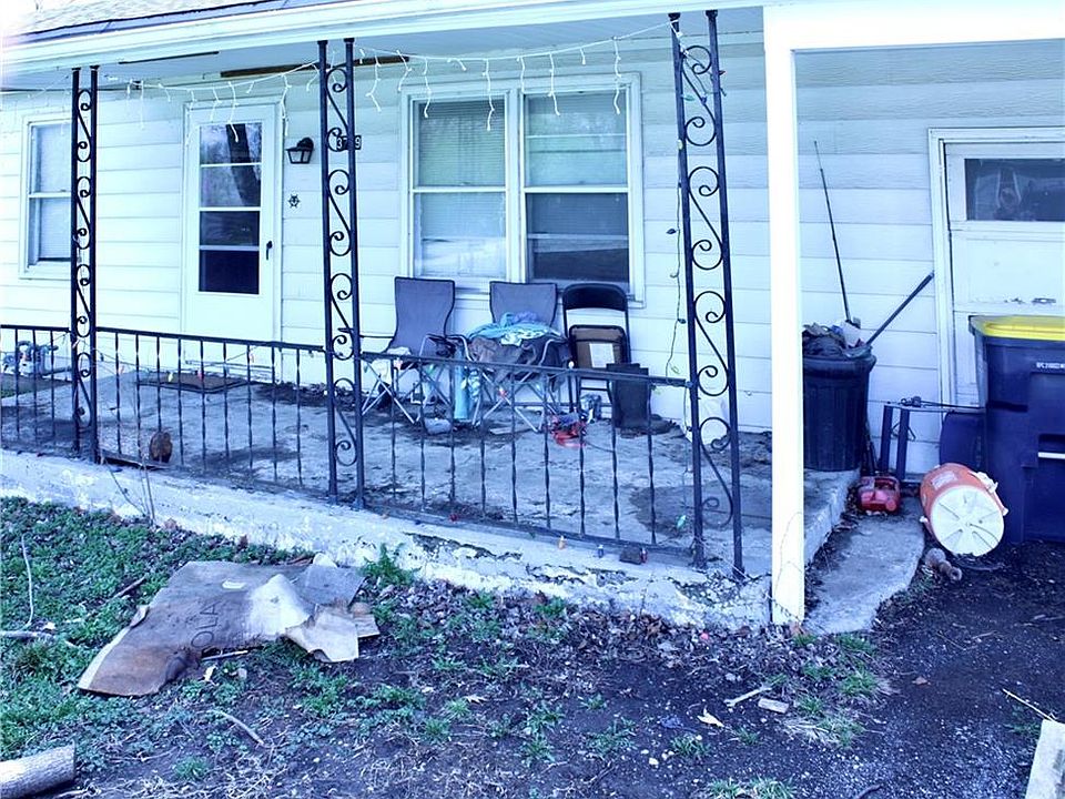 2nd image of 3779 Meadow Ln