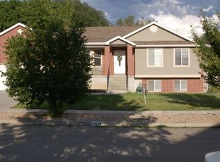 639 S Rose Blossom Dr, Layton, UT 84041