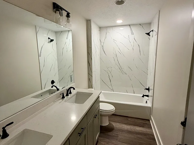 221 W Sallier St #2 — Photo 7