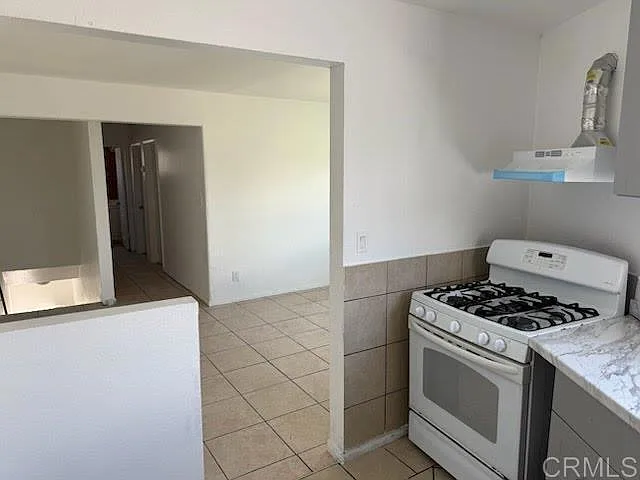 2 bed, 850 sqft, $1,995 — Photo 2