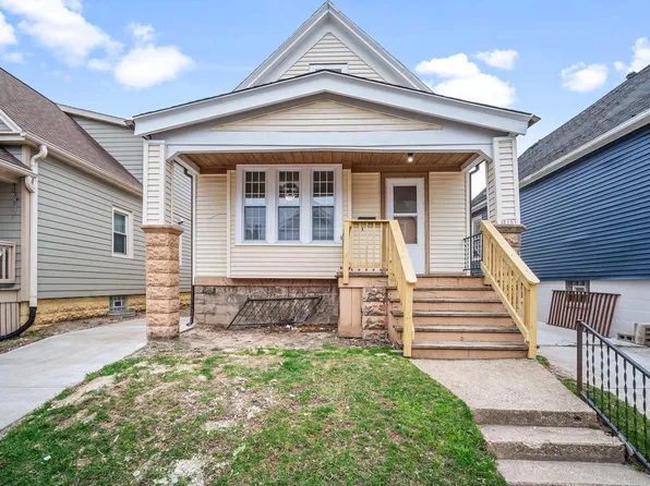 2101 West Vilter LANE, Milwaukee, WI 53204