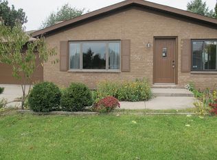 961 Leawood Dr, Joliet, IL