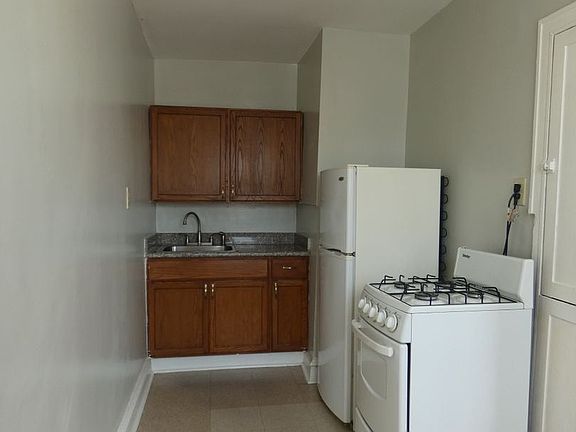 4th image of 4209 Chester Ave APT D15
