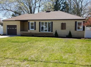 439 W Hile Rd, Norton Shores, MI 49441