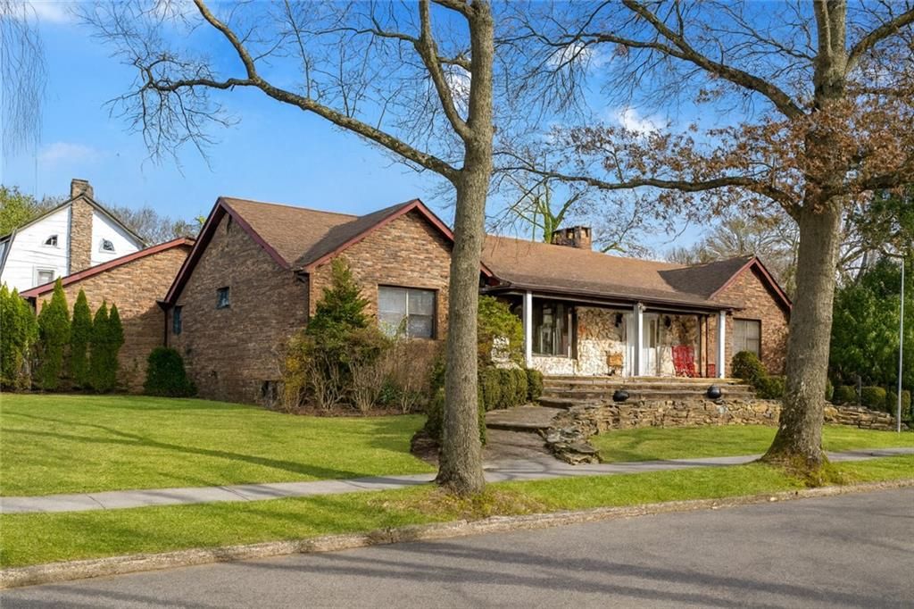 77 Irvington St, Staten Island, NY 10312