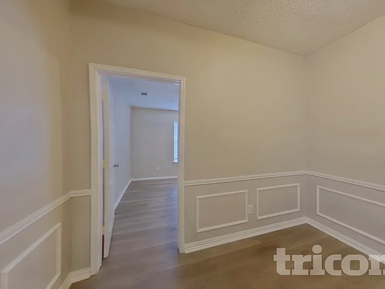 206 Briarglen Dr — Photo 4