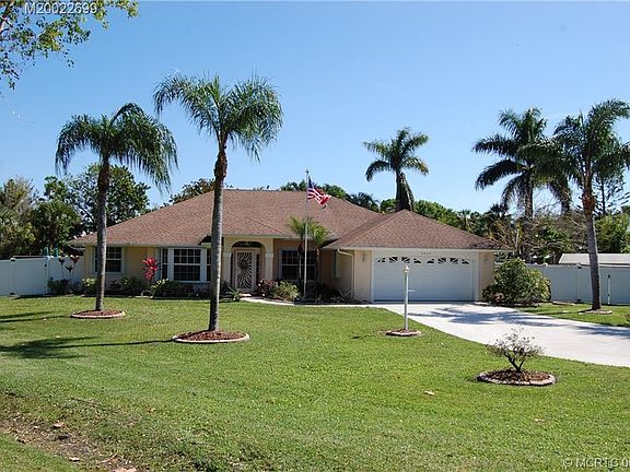 2nd image of 2205 SW Gull Harbor Ln