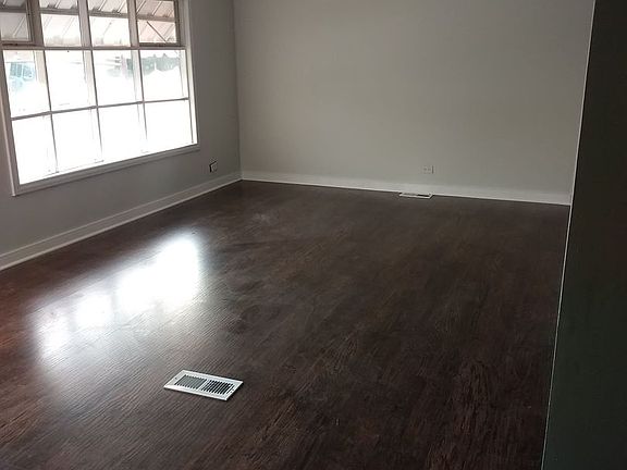 5th image of 26 Hearthside Dr