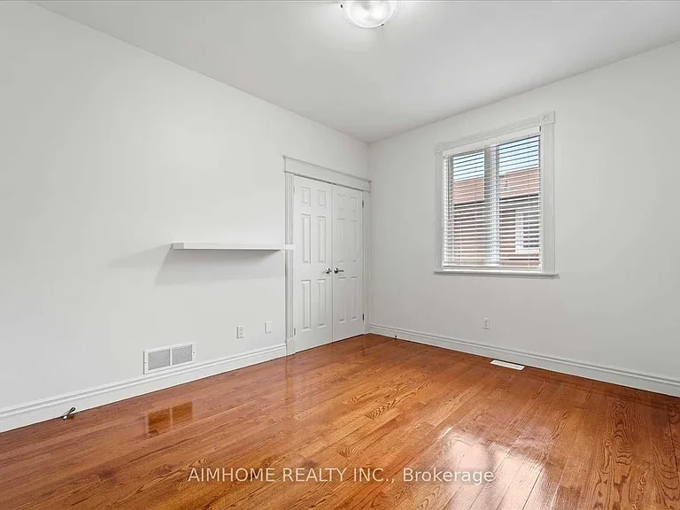 1081 Glencairn Ave — Photo 16