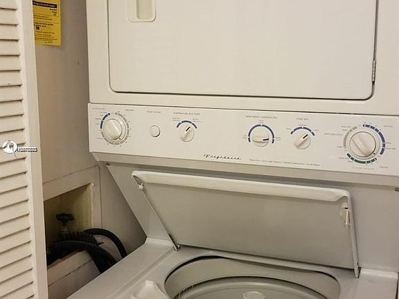 5th image of 210 174th St APT 1015