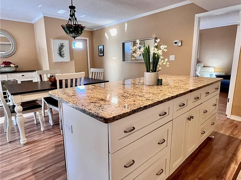 256 Palm Dr #6 — Photo 6