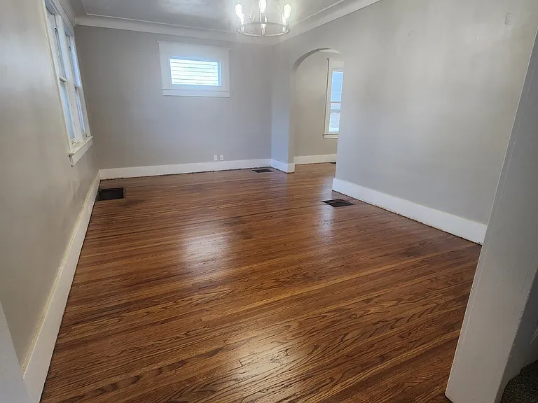 218 Worthington St — Photo 8