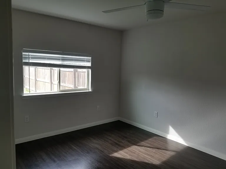 708 Circle Diamond Ln #B — Photo 5
