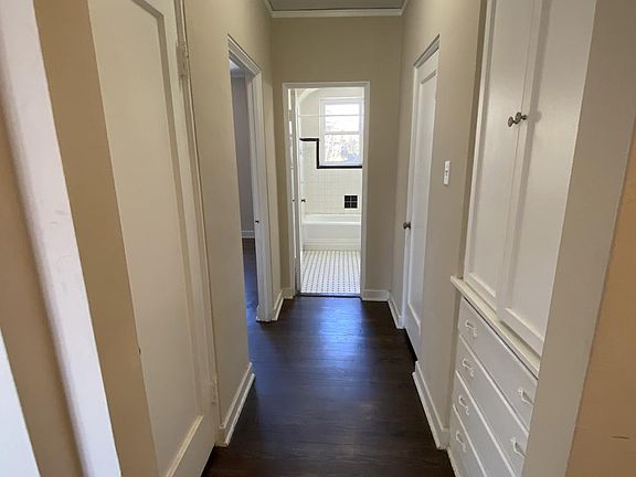 5th image of 2619 W Glenlake Ave Unit 3C