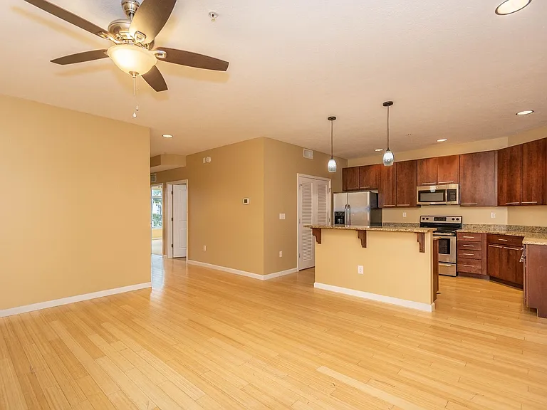 422 E Kirkwood Ave — Photo 20